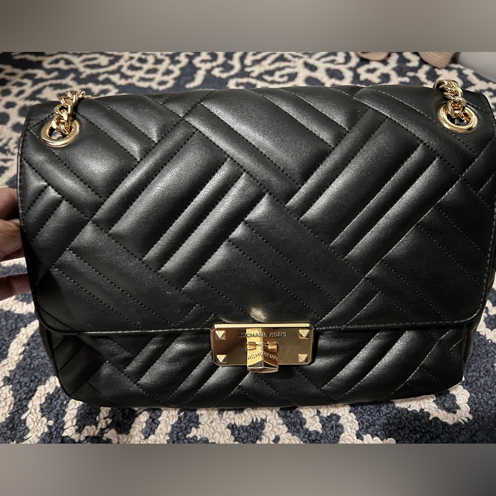Authentic Michael Kors Medium crossbodies bag